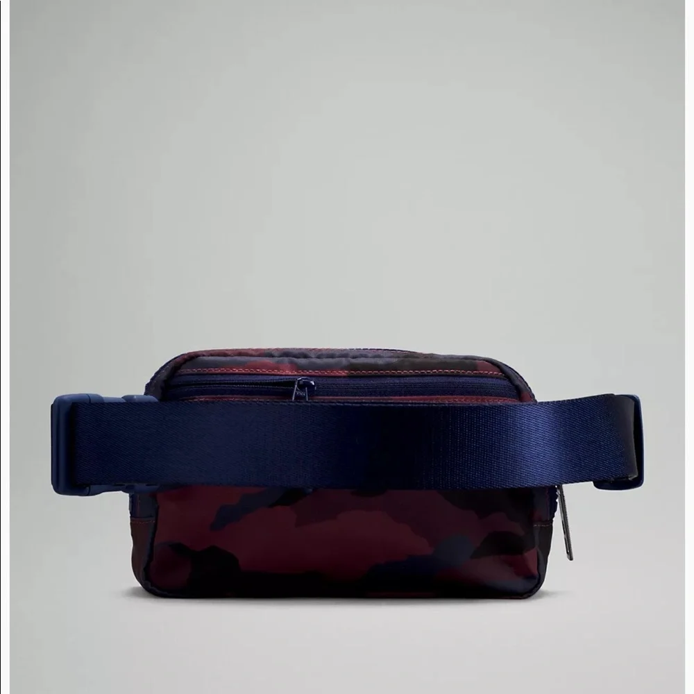 🍋 Lululemon 🍋 NWT Everywhere Belt Bag Camo - Picture 3 of 7